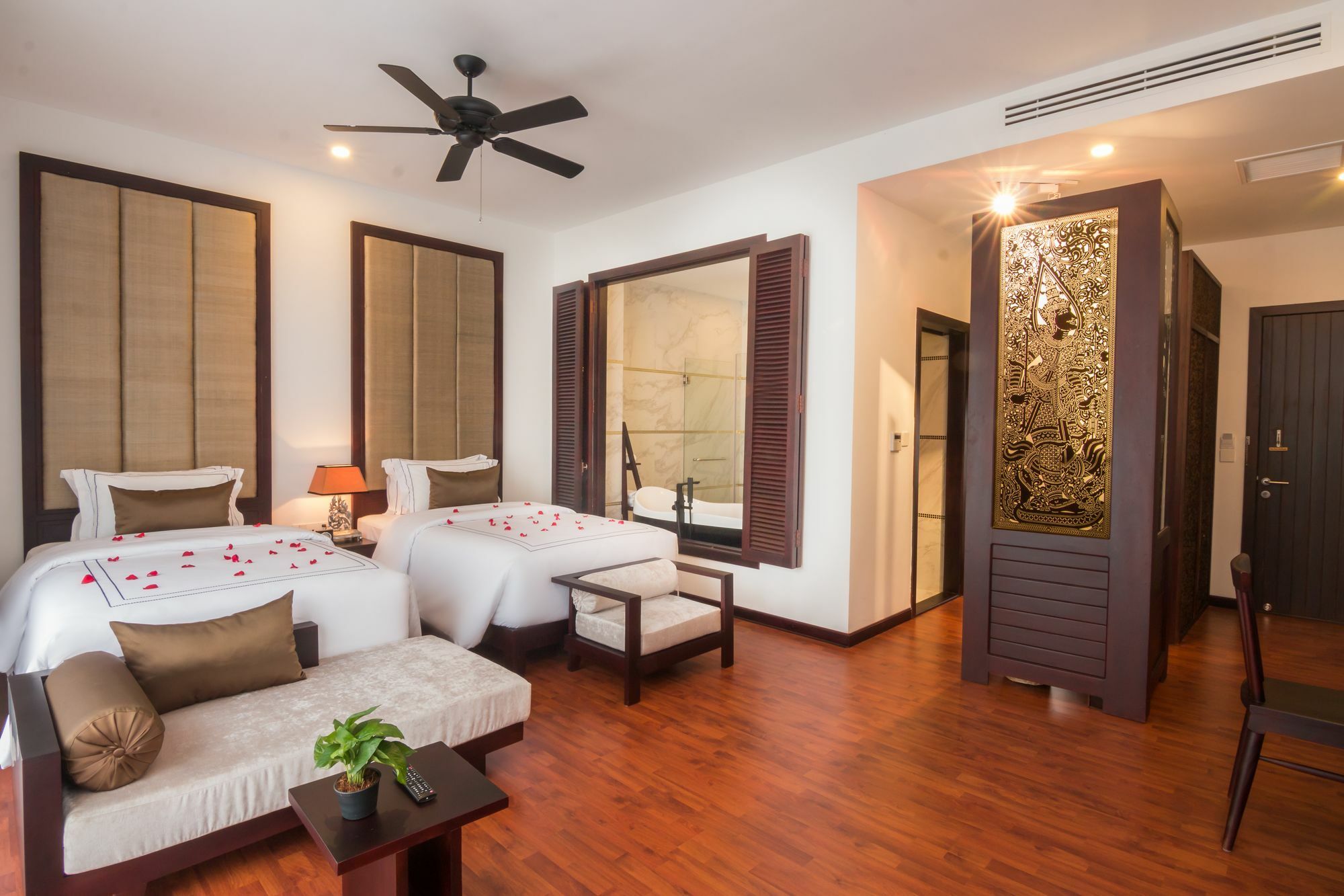 The Embassy Angkor Resort & Spa Σιέμ Ρέαπ Εξωτερικό φωτογραφία