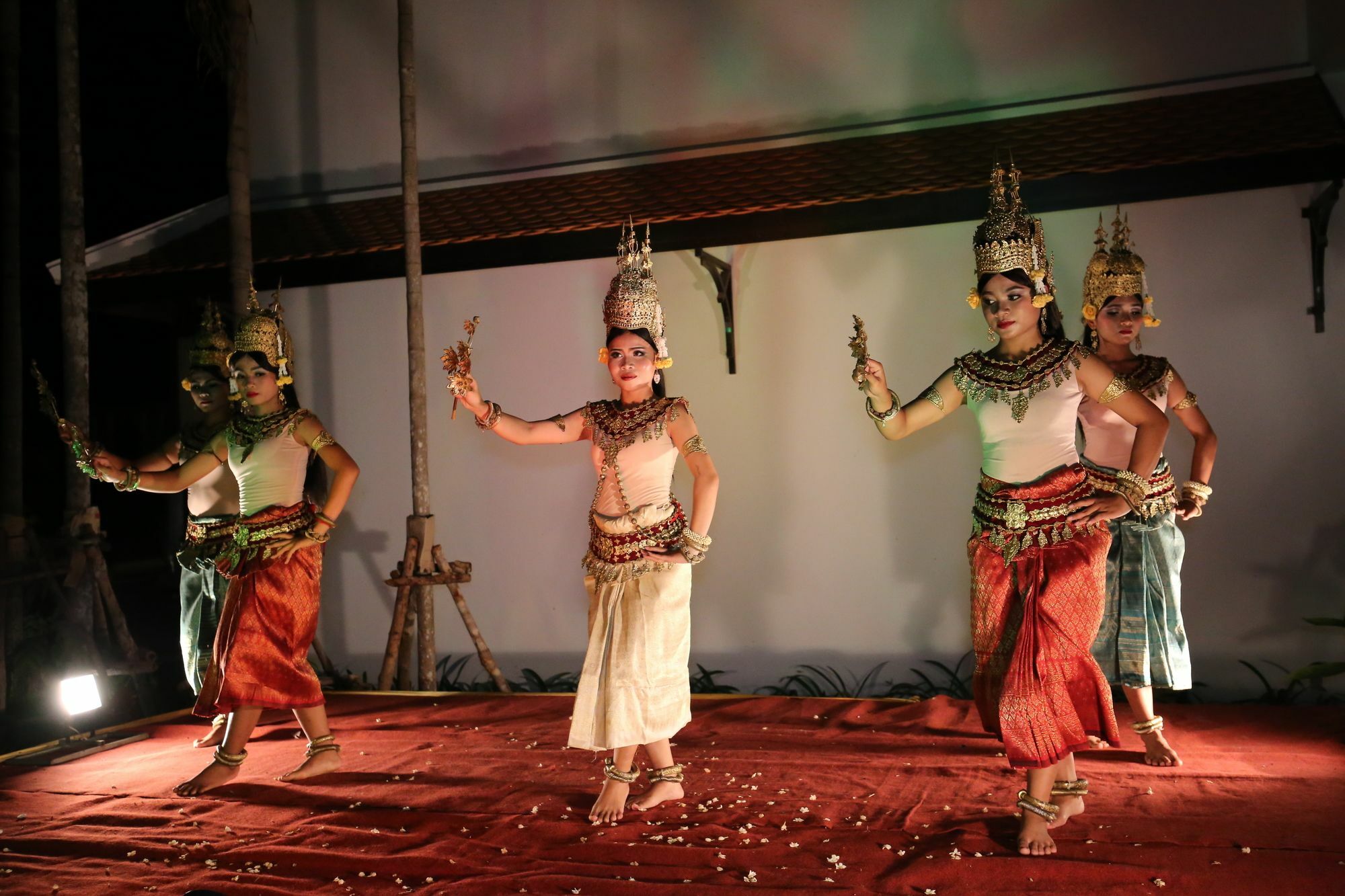 The Embassy Angkor Resort & Spa Σιέμ Ρέαπ Εξωτερικό φωτογραφία