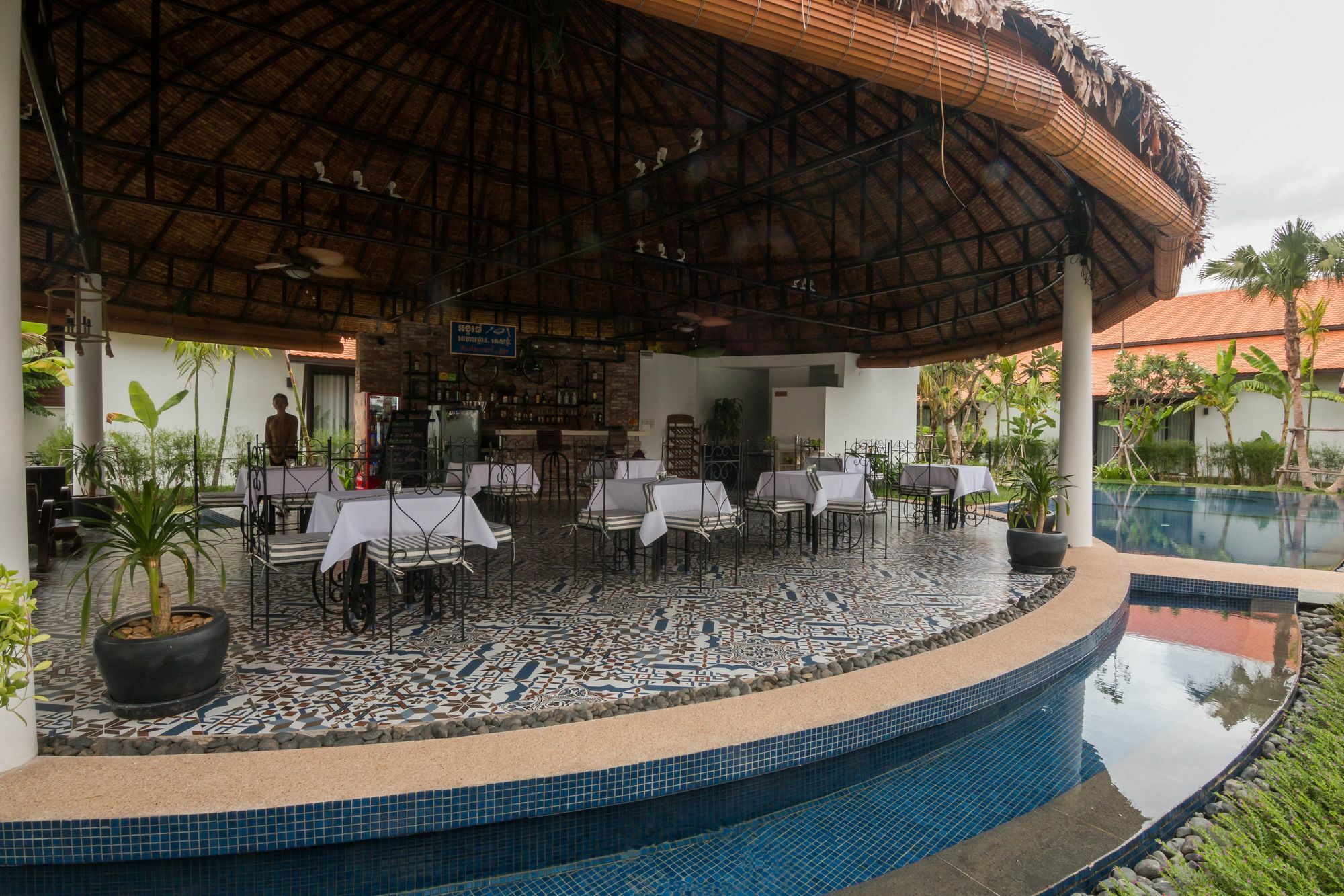 The Embassy Angkor Resort & Spa Σιέμ Ρέαπ Εξωτερικό φωτογραφία